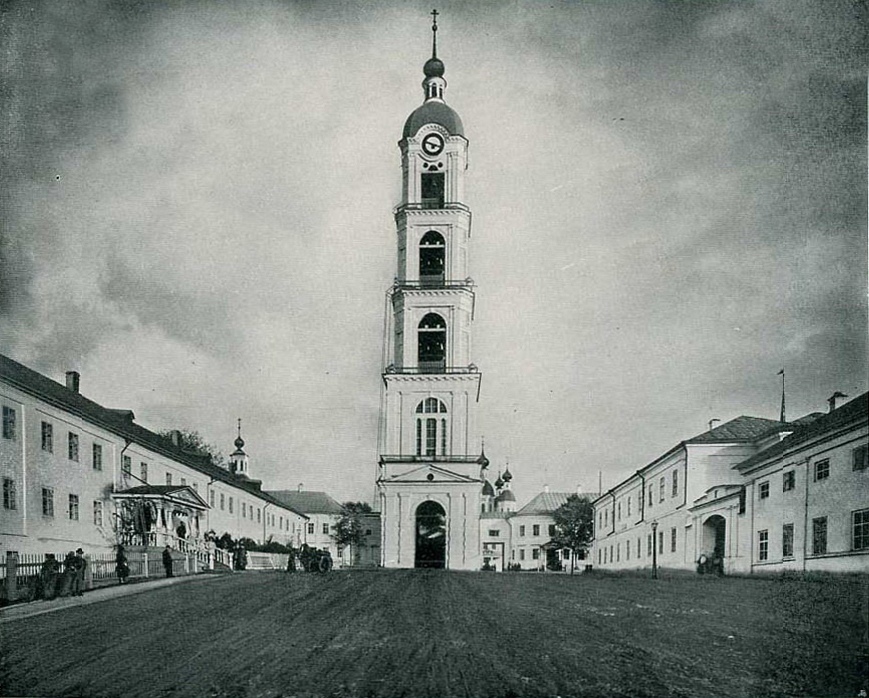 Фотоколлаж. Так выглядела бы колокольня по проекту 1789 года